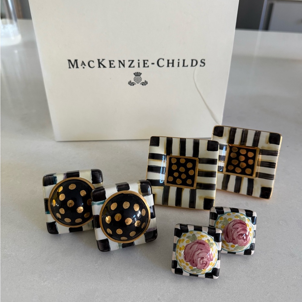 MacKenzie Childs Kids Assorted (6) glass knobs.
Never used